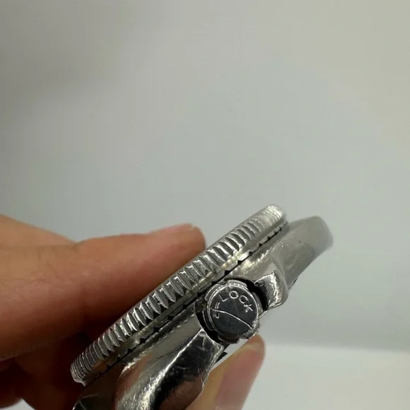 Seiko Black and Silver Diver's Watch - Picture 5 of 8